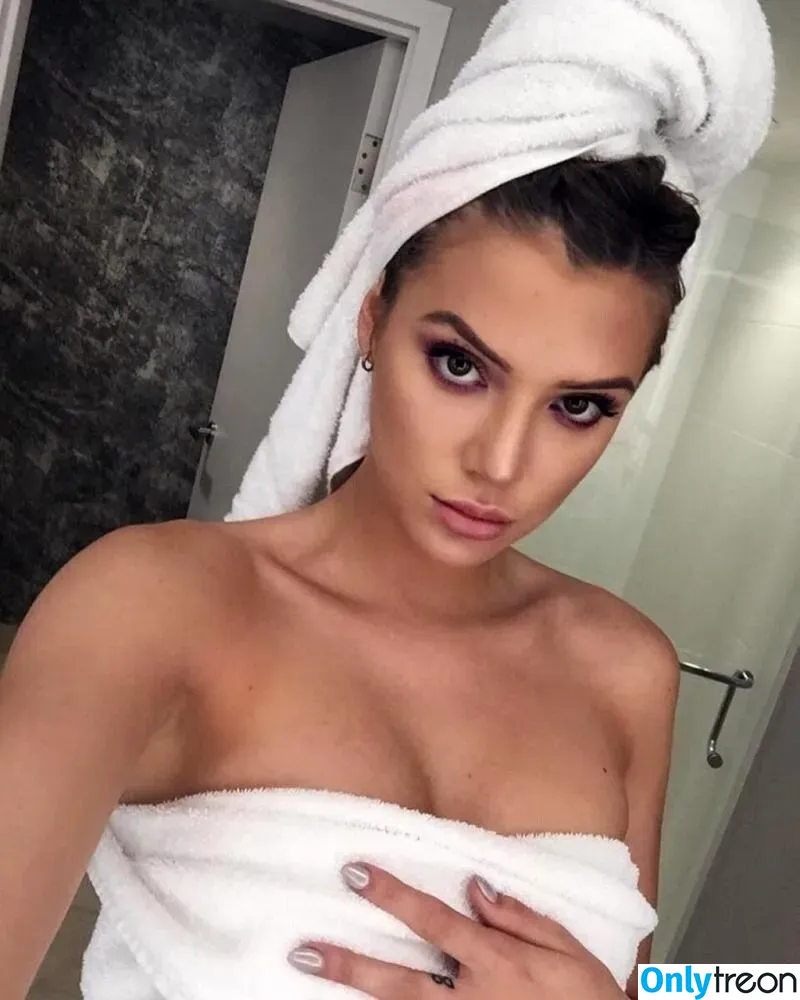 Alissa Violet nude photo #0009 (alissaviolet)