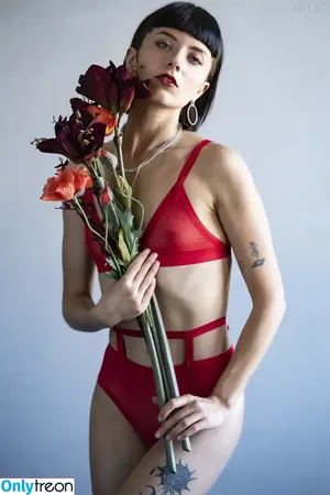  nude photo #0004