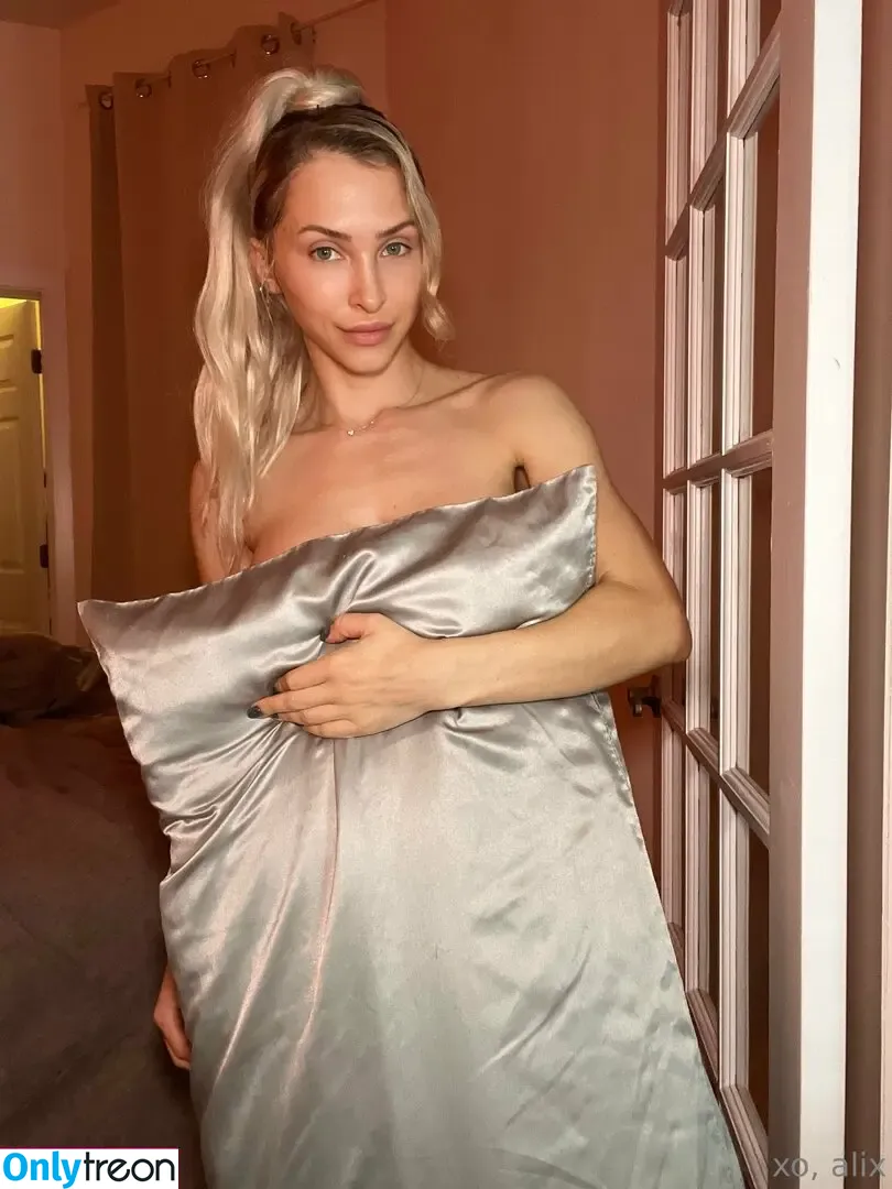 alixlynx nude photo #0144 (thealixlynx)