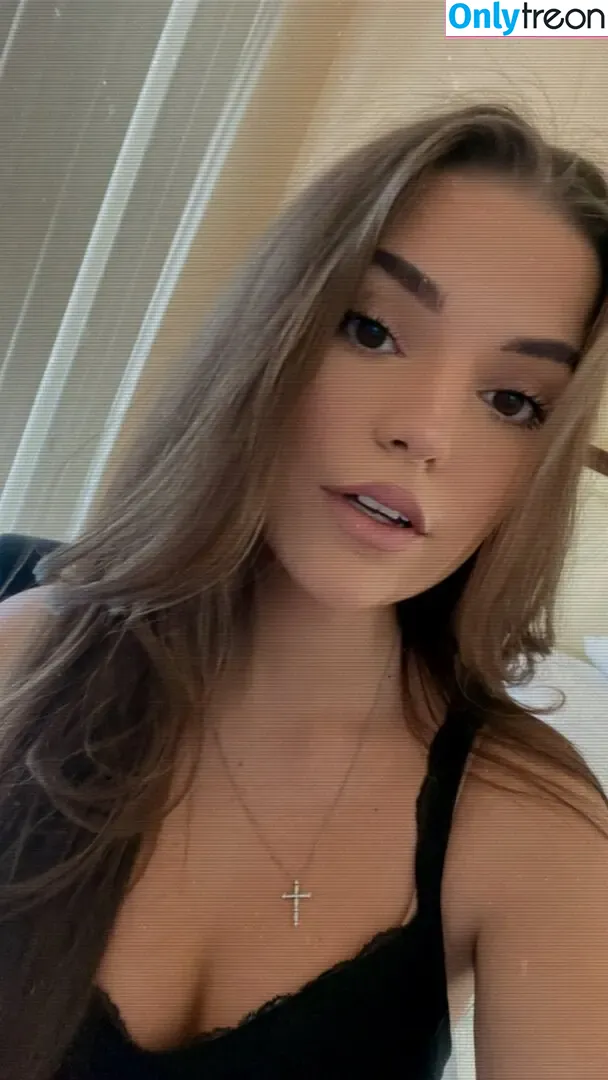 Alixxa nude photo #0004 (Alixxa)