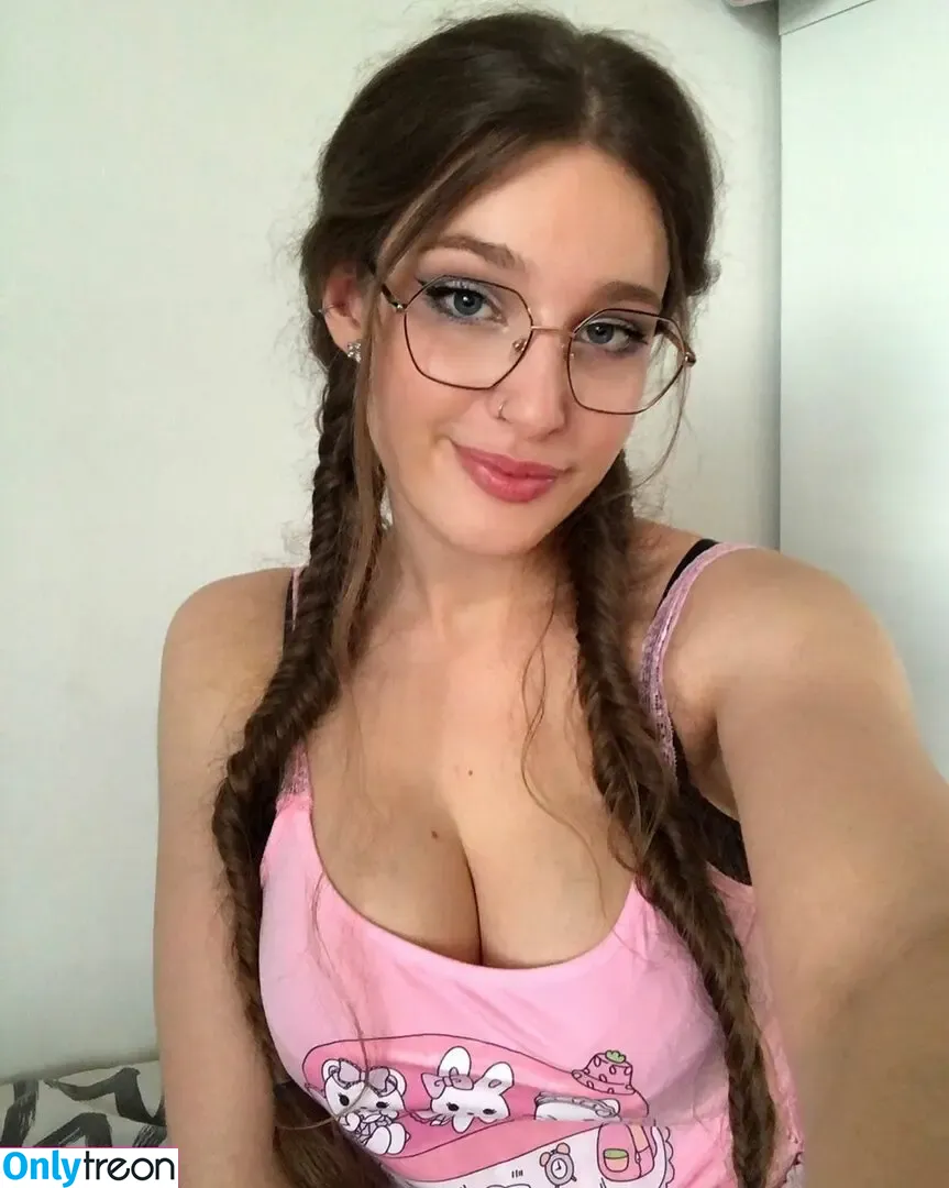 Aliychu nude photo #0008 (Aliychu)