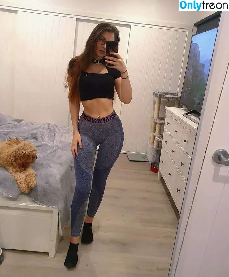 Aliythia nude photo #0019 (alitaliya__)