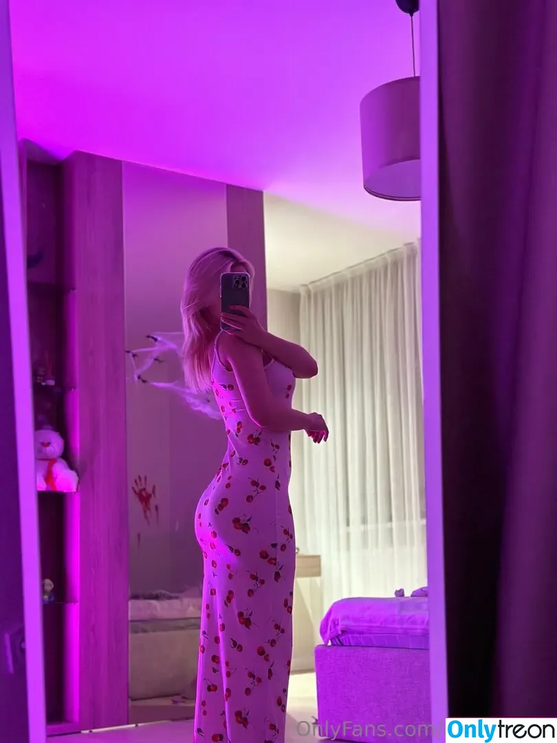 Alkh1mova nude photo #0018 (im_kkay)