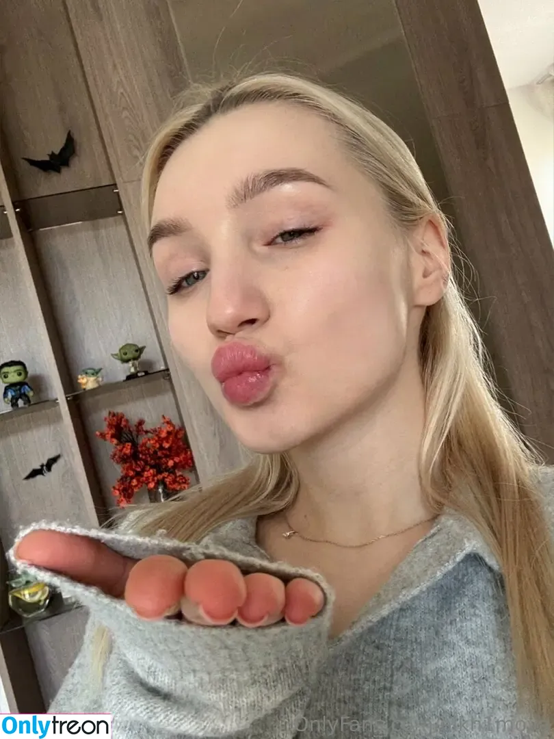 Alkh1mova nude photo #0097 (im_kkay)