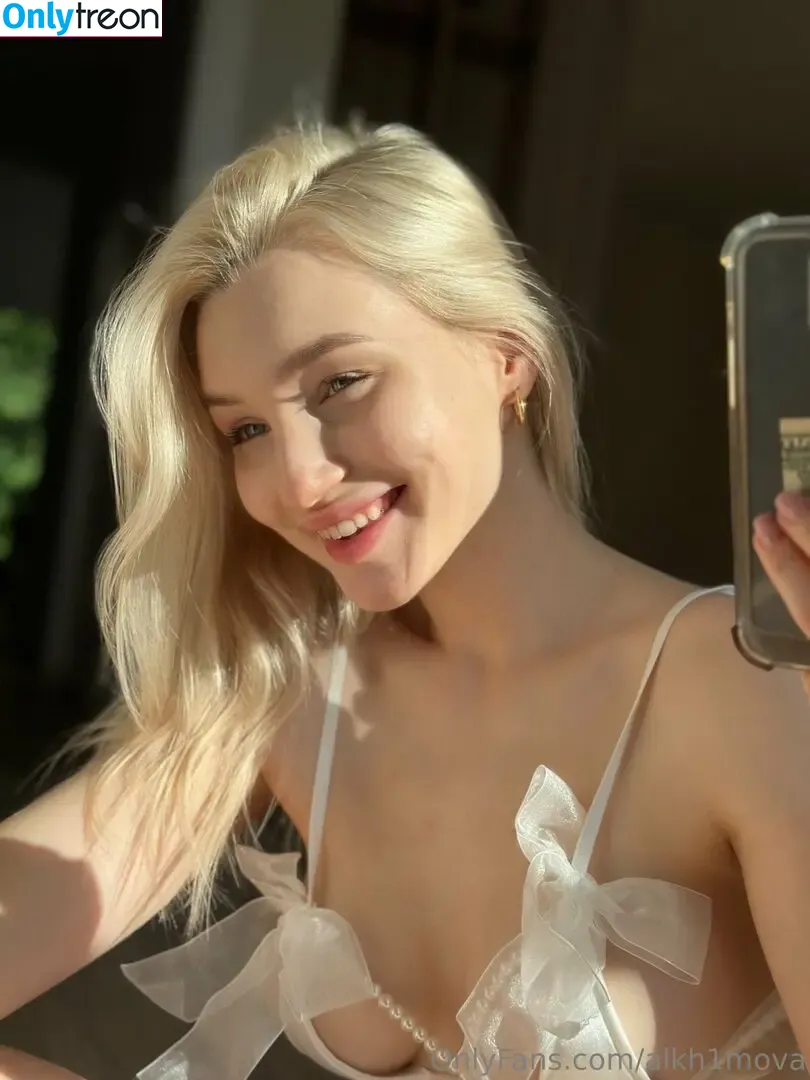 Alkh1mova nude photo #0100 (im_kkay)