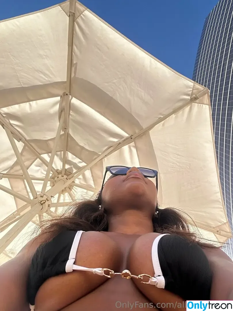 Allchargedup nude photo #0165 (Ashley Christen / sashafoxyy / toned_ash)