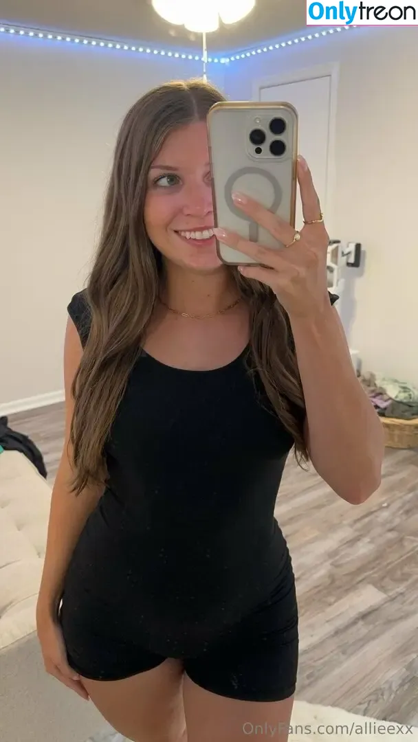 allieexx nude photo #0001 (allieexx)