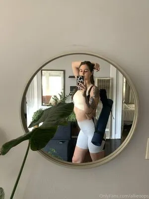 allieoops / cummanifesto nude photo #0053