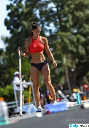 Allison Stokke / allisonstokke nude photo #0011