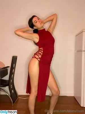 allisonbluevip / bluee.allison nude photo #0025