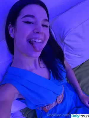 allisonbluevip / bluee.allison nude photo #0040