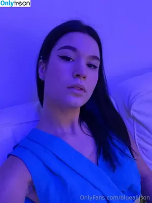 allisonbluevip / bluee.allison nude photo #0049