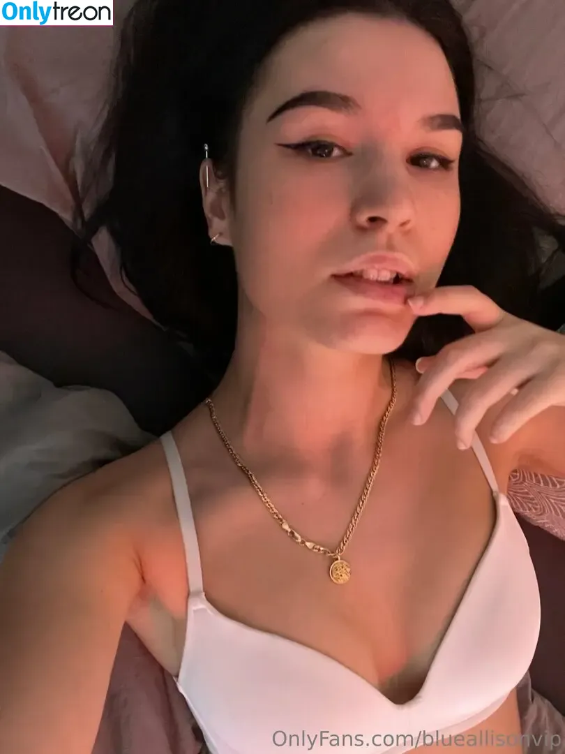 allisonbluevip nude photo #0003 (bluee.allison)