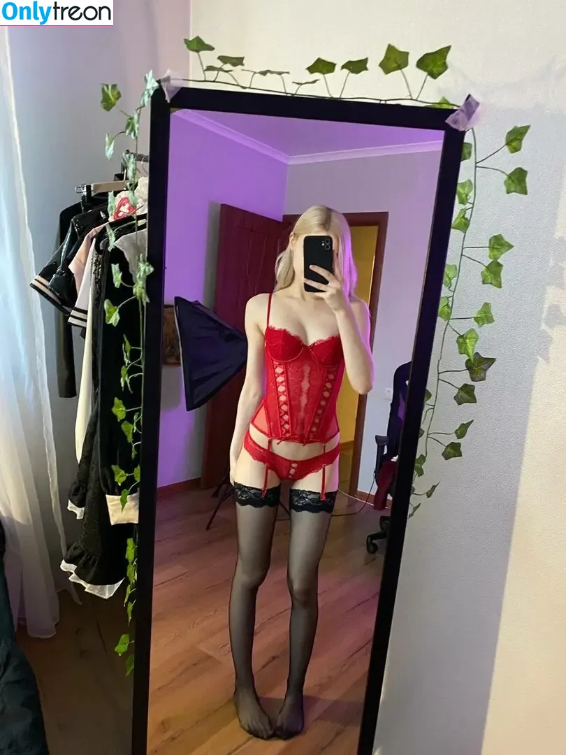 Allotrop nude photo #0084 (allotrope.io)