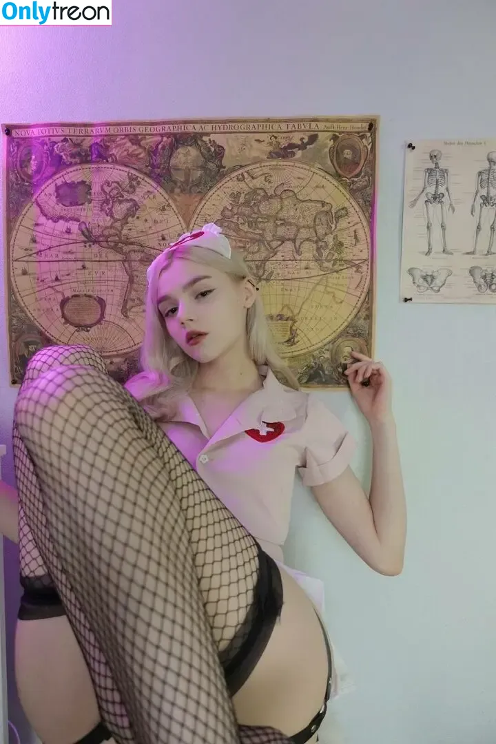 Allotrop nude photo #0089 (allotrope.io)