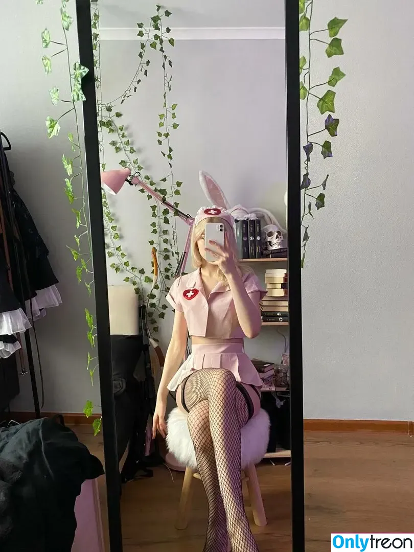 Allotrop nude photo #0091 (allotrope.io)