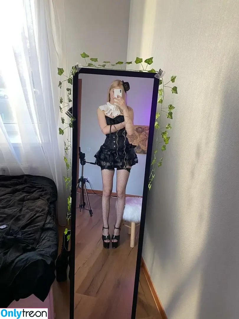 Allotrop nude photo #0099 (allotrope.io)