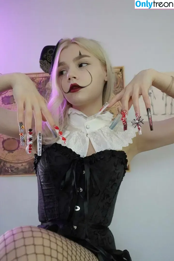 Allotrop nude photo #0100 (allotrope.io)