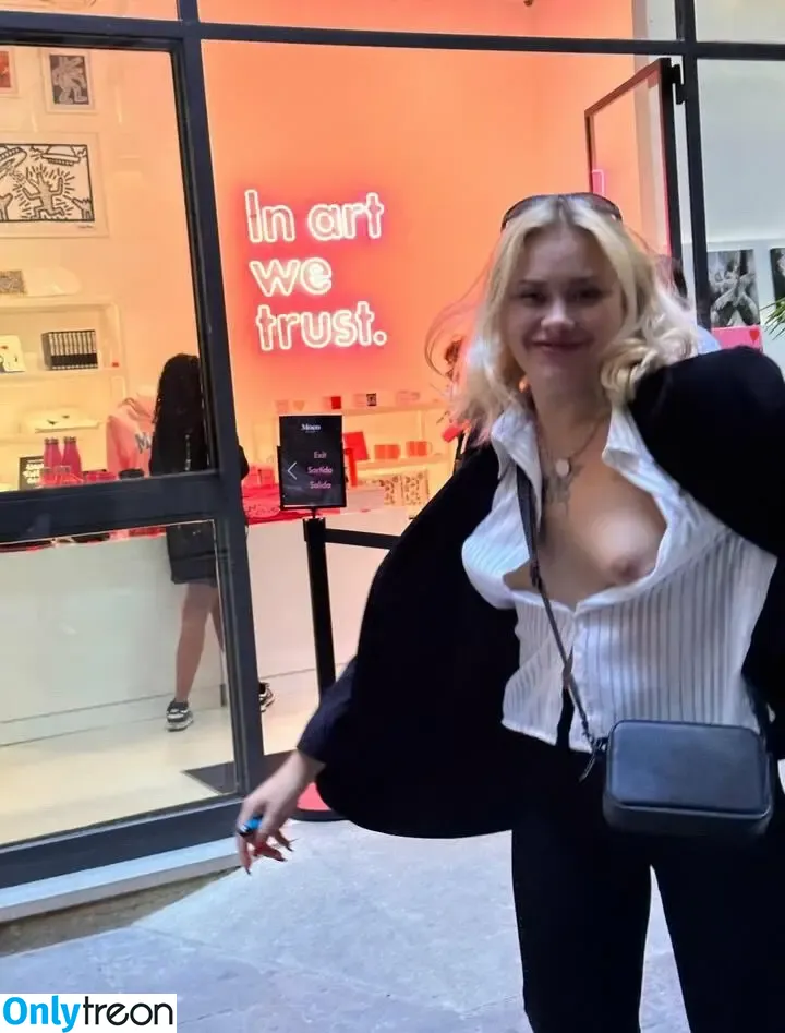 ally_breelsen nude photo #0019 (ally_brelsen)