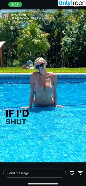 Ally Snyder / Allysnyderr nude photo #0042