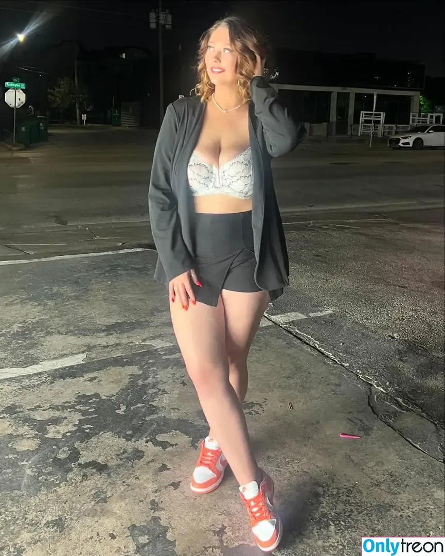 Ally Theis nude photo #0006 (allytheis_)