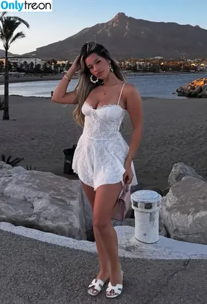 Almira Azemi / almirra.az nude photo #0117