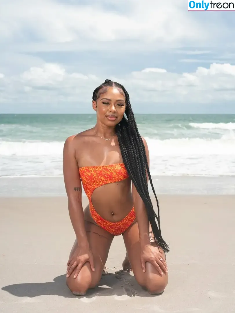 AlmondXMilk nude photo #0077 (SheCanadian)