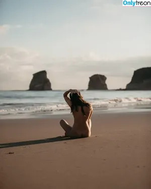 Alohalaia / alohalaia_ / thealohatrainer nude photo #0042