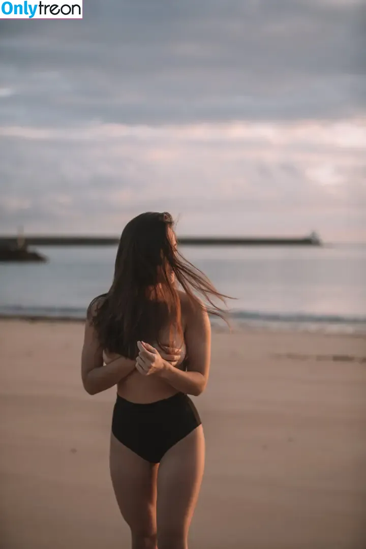 Alohalaia nude photo #0016 (alohalaia_ / thealohatrainer)
