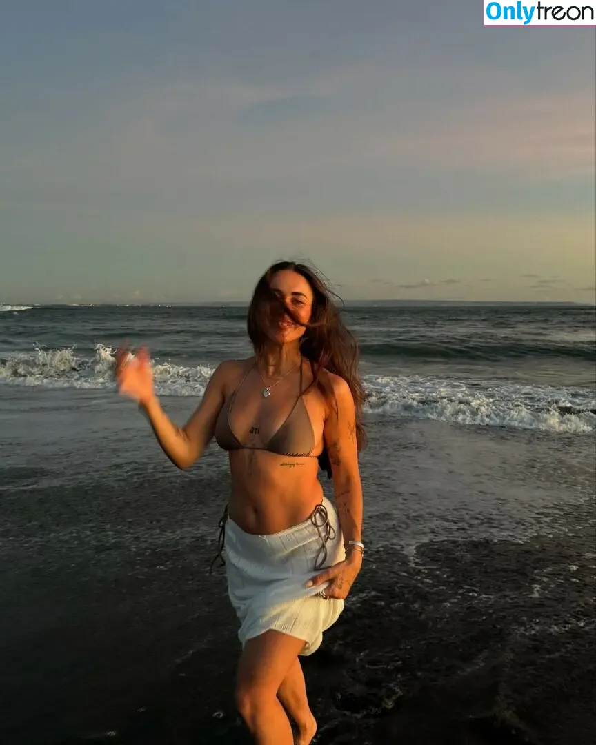 Alohalaia nude photo #0132 (alohalaia_ / thealohatrainer)
