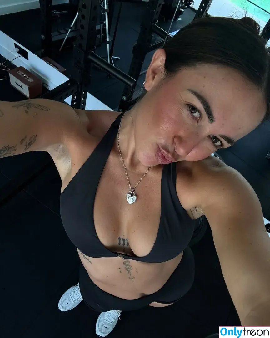 Alohalaia nude photo #0136 (alohalaia_ / thealohatrainer)