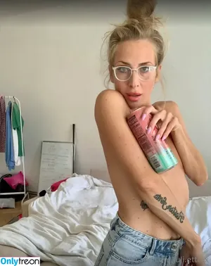  nude photo #0001