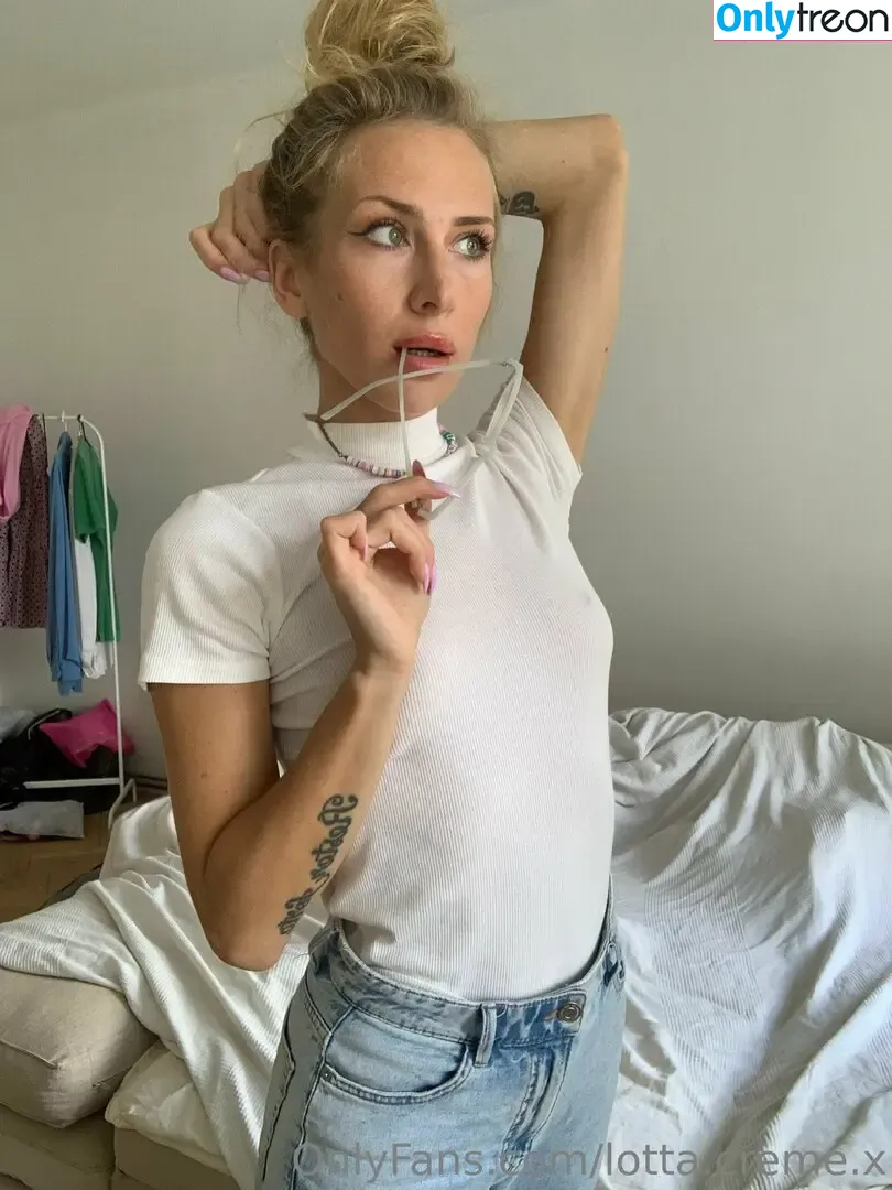 alotofcreme nude photo #0009 (alotofcreme)