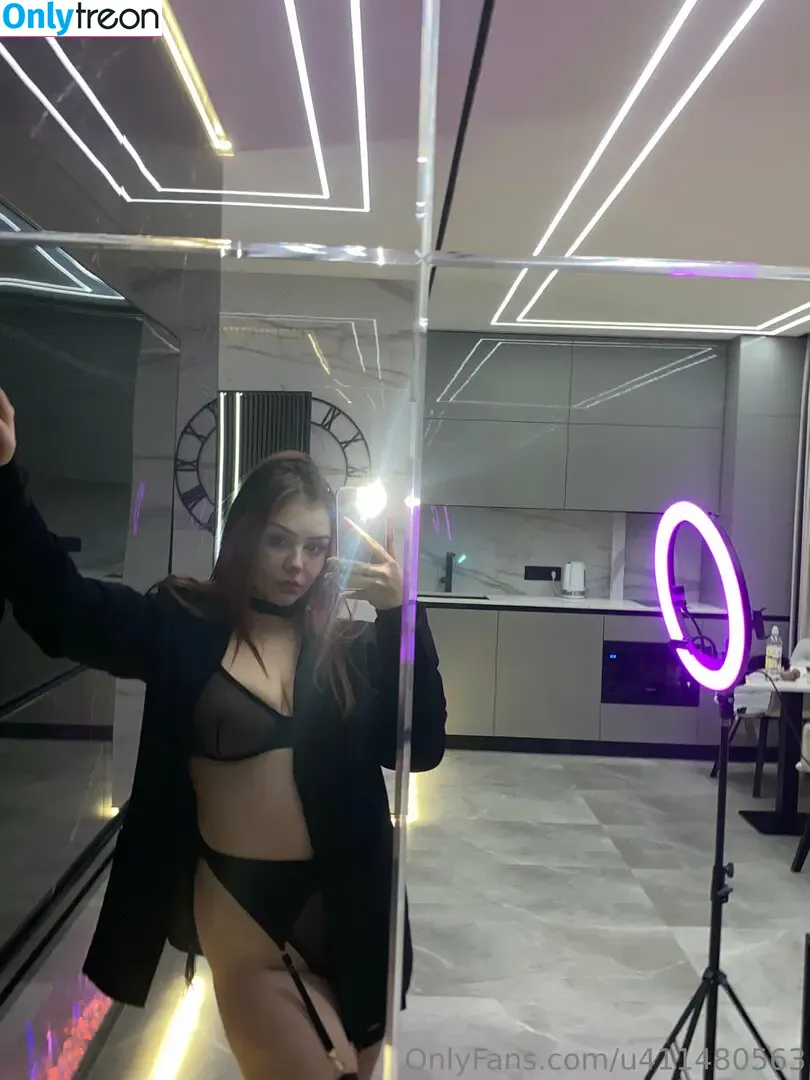 alukawai nude photo #0023 (Emmyxi / alukawaib)
