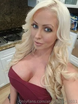 Alura Jenson / alurajenson / alurajenson2011 / alurajensonmania nude photo #0099