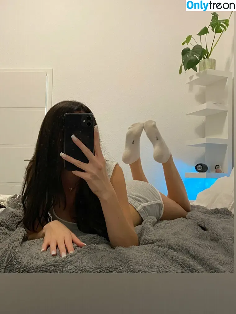 alyacutie nude photo #0007 (alyaaa.cutie / alyaalya)