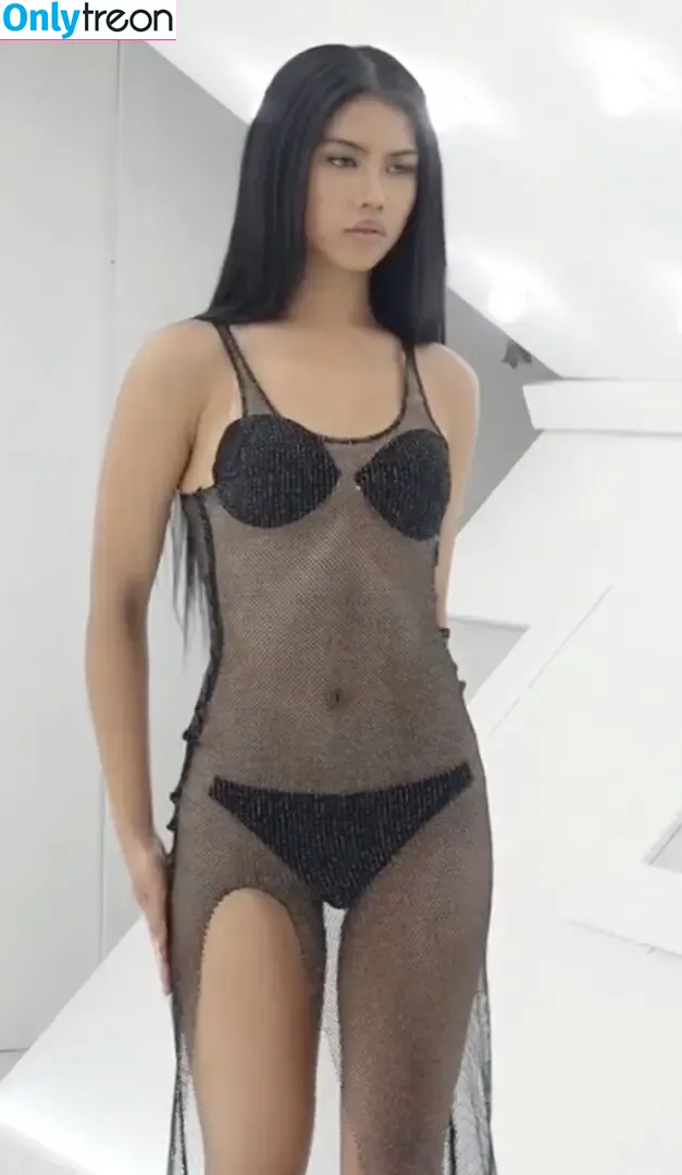 Alyanna Joelle nude photo #0336 (almost_autumn / alyanna.joelle)