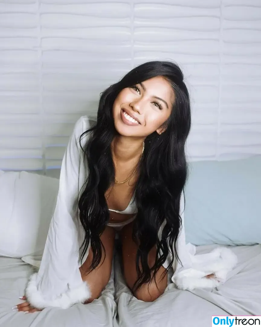 Alyanna Joelle nude photo #0382 (almost_autumn / alyanna.joelle)