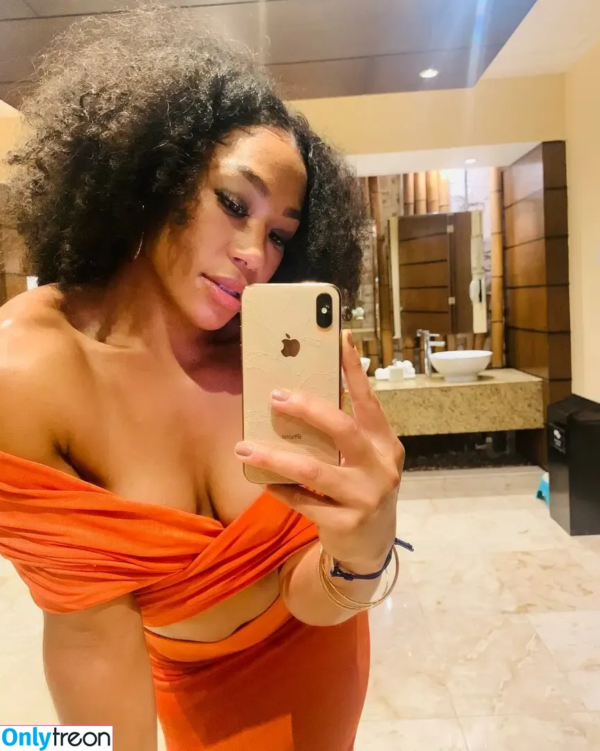 Alycia Baumgardner nude photo #0002 (alyciabaumgardner)