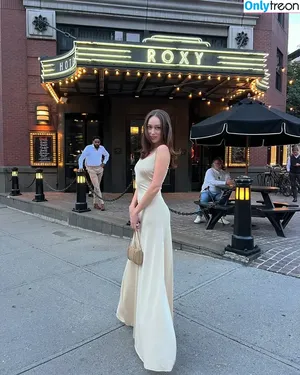 Alycia Debnam Carey / DebnamCarey / alyciajasmin nude photo #0936