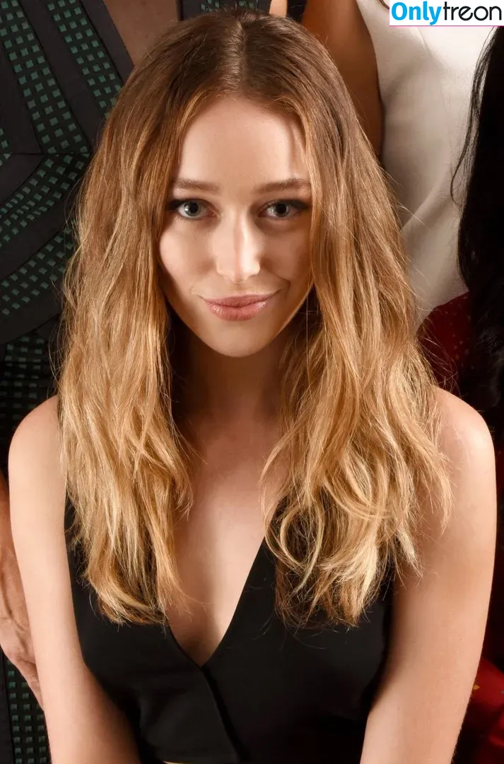 Alycia Debnam Carey nude photo #0024 (DebnamCarey / alyciajasmin)
