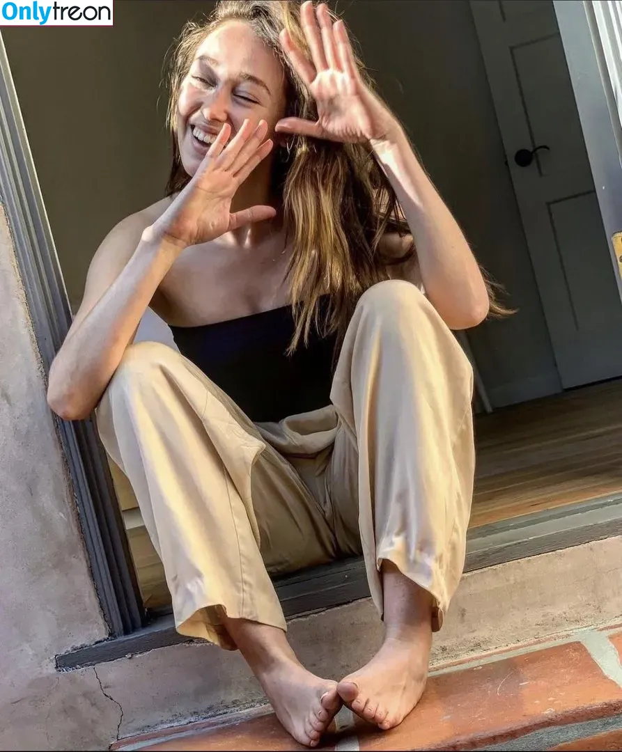 Alycia Debnam Carey nude photo #0038 (DebnamCarey / alyciajasmin)