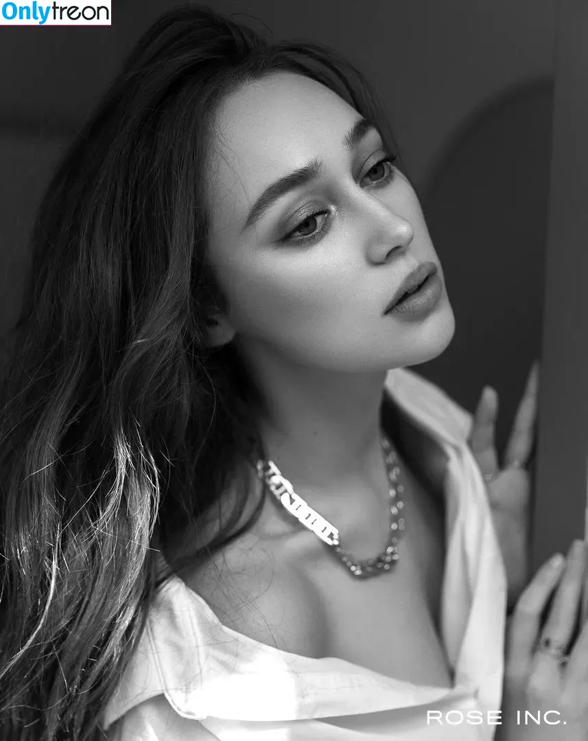 Alycia Debnam Carey nude photo #0039 (DebnamCarey / alyciajasmin)