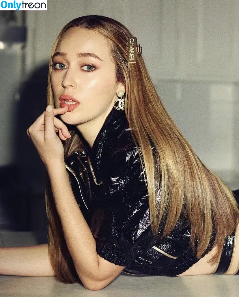 Alycia Debnam Carey nude photo #0054 (DebnamCarey / alyciajasmin)