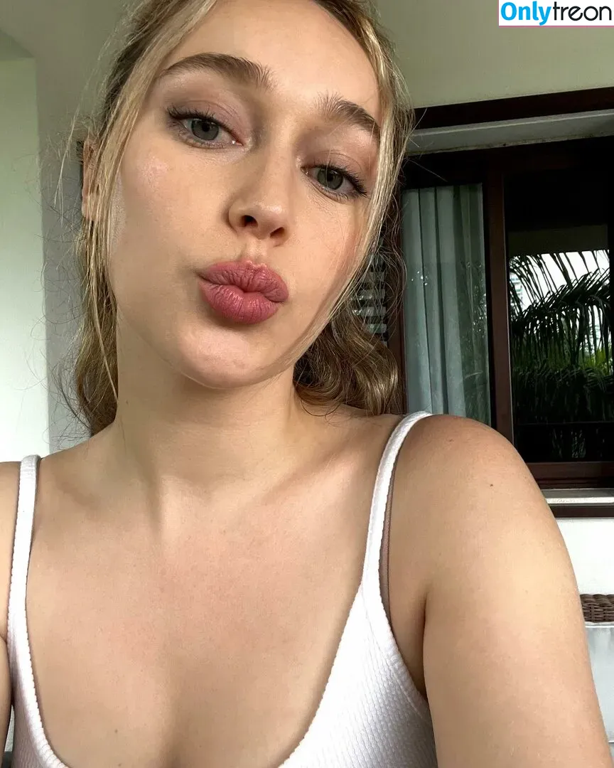 Alycia Debnam Carey nude photo #0093 (DebnamCarey / alyciajasmin)