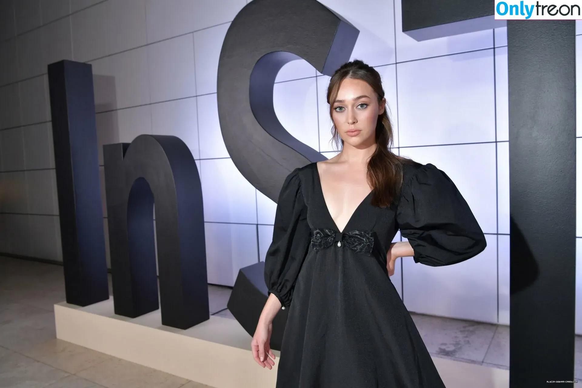 Alycia Debnam Carey nude photo #0122 (DebnamCarey / alyciajasmin)