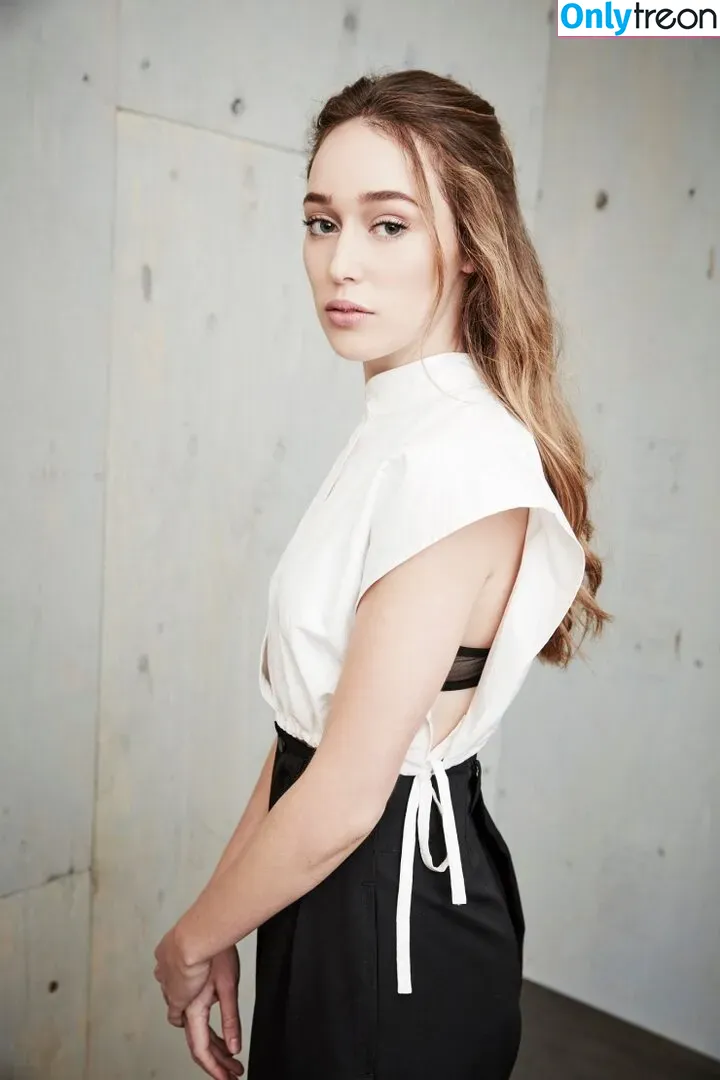Alycia Debnam Carey nude photo #0145 (DebnamCarey / alyciajasmin)