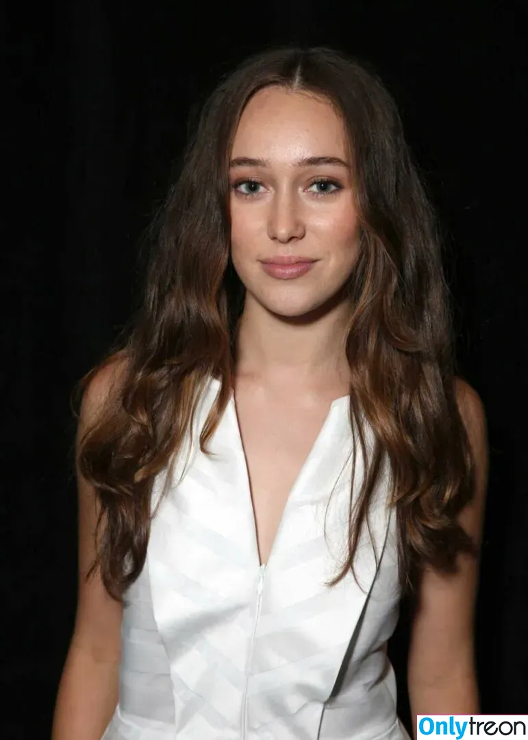 Alycia Debnam Carey nude photo #0153 (DebnamCarey / alyciajasmin)
