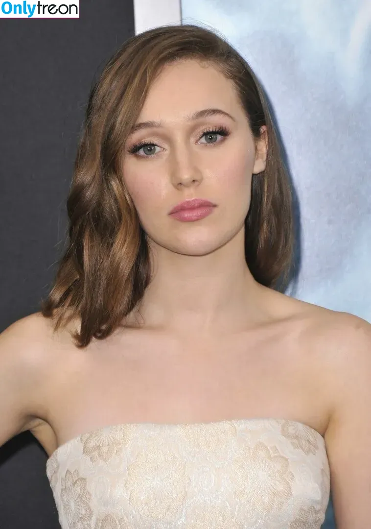 Alycia Debnam Carey nude photo #0156 (DebnamCarey / alyciajasmin)