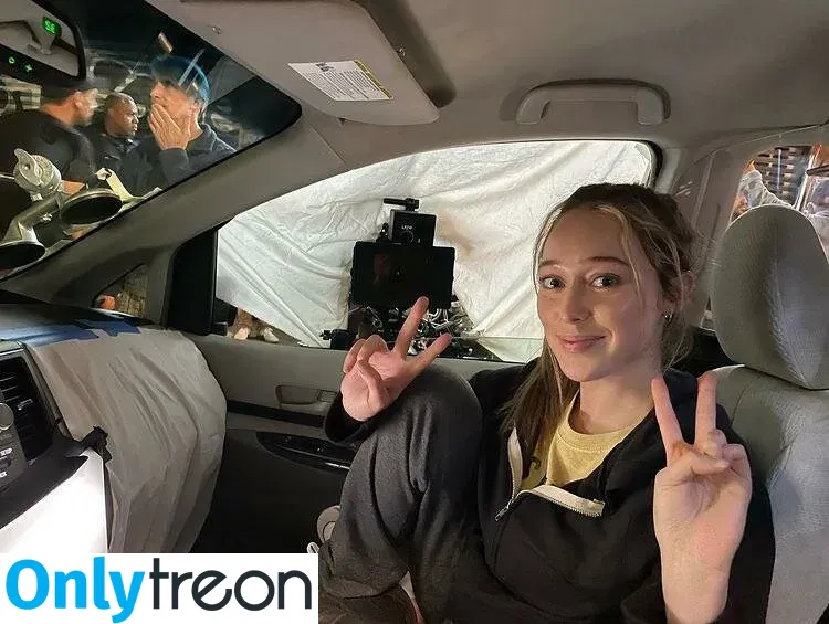 Alycia Debnam Carey nude photo #0186 (DebnamCarey / alyciajasmin)